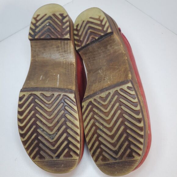 Sanita Womens Sz 8/38 Red Embroidery Mule Clog Danish Wood Boho Lagenlook Hippie - Picture 10 of 11